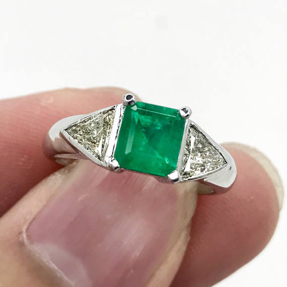 1.88ct COLOMBIAN Emerald & 2 Trillion Diamonds In 18K Solid WHITE Gold Handmade Ring