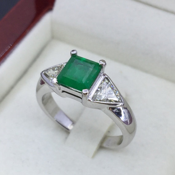 1.88ct COLOMBIAN Emerald & 2 Trillion Diamonds In 18K Solid WHITE Gold Handmade Ring