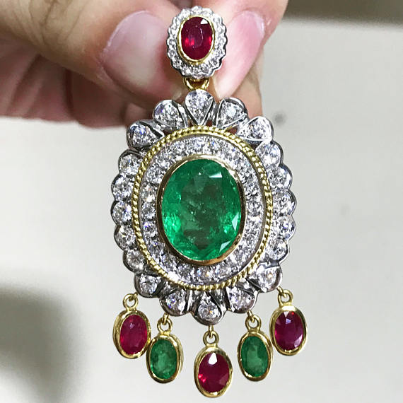 EMPEROR 19.61TCW COLOMBIAN Emerald & Diamonds in 18K solid gold pendant