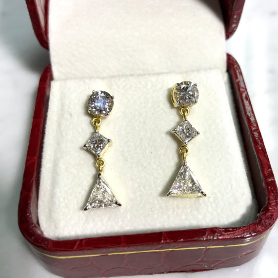 F/VVS 2.40TCW Sparkling Natural Diamond in 18K solid yellow gold earrings dangle drop handmade trilion