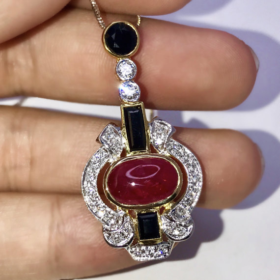 RETRO 5.16TCW Burmese Ruby Onyx & Diamonds in 18K solid yellow gold pendant necklace Burma