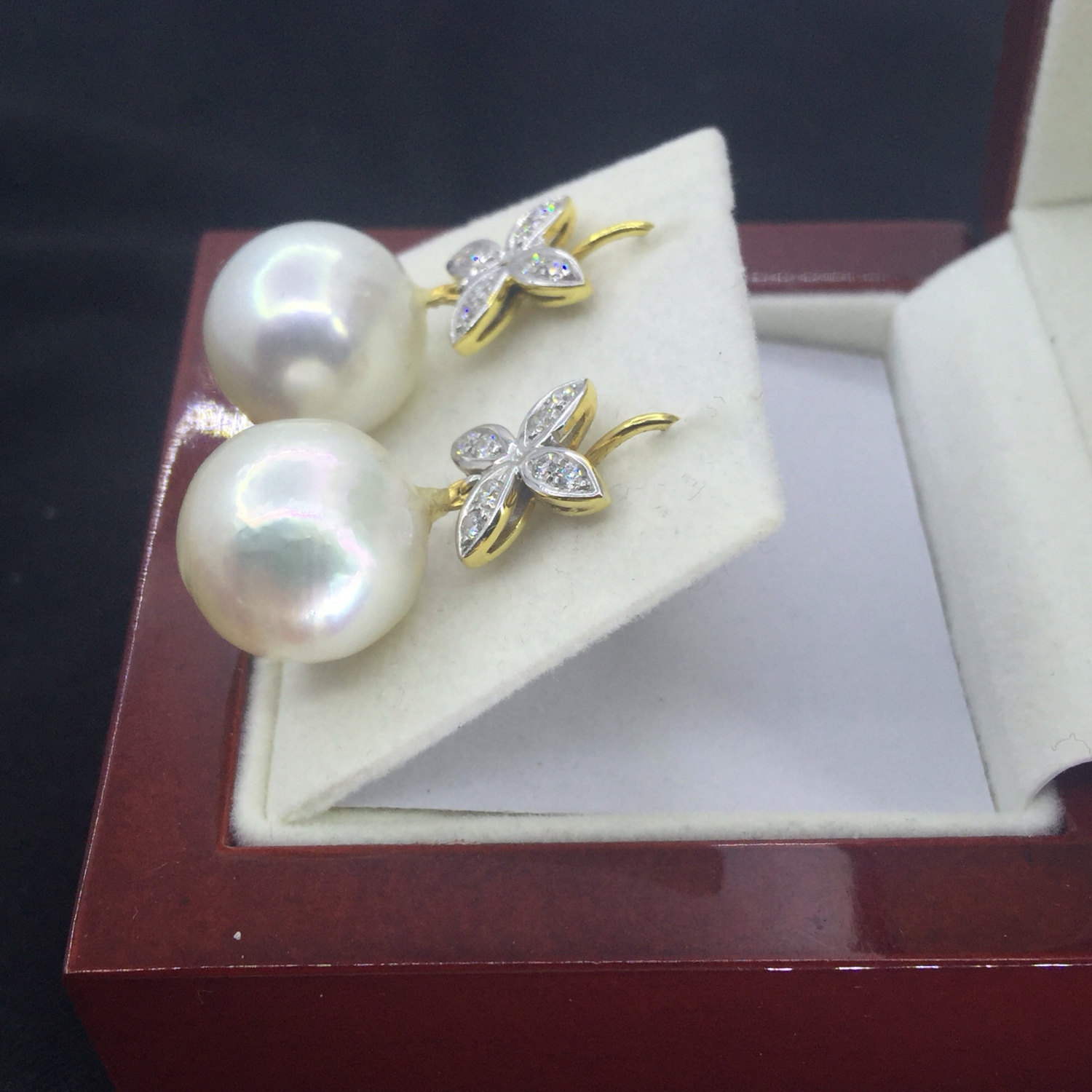 12.5mm Authentic South Sea Pearls & Diamonds In 18K Solid Gold Earrings dangle drop