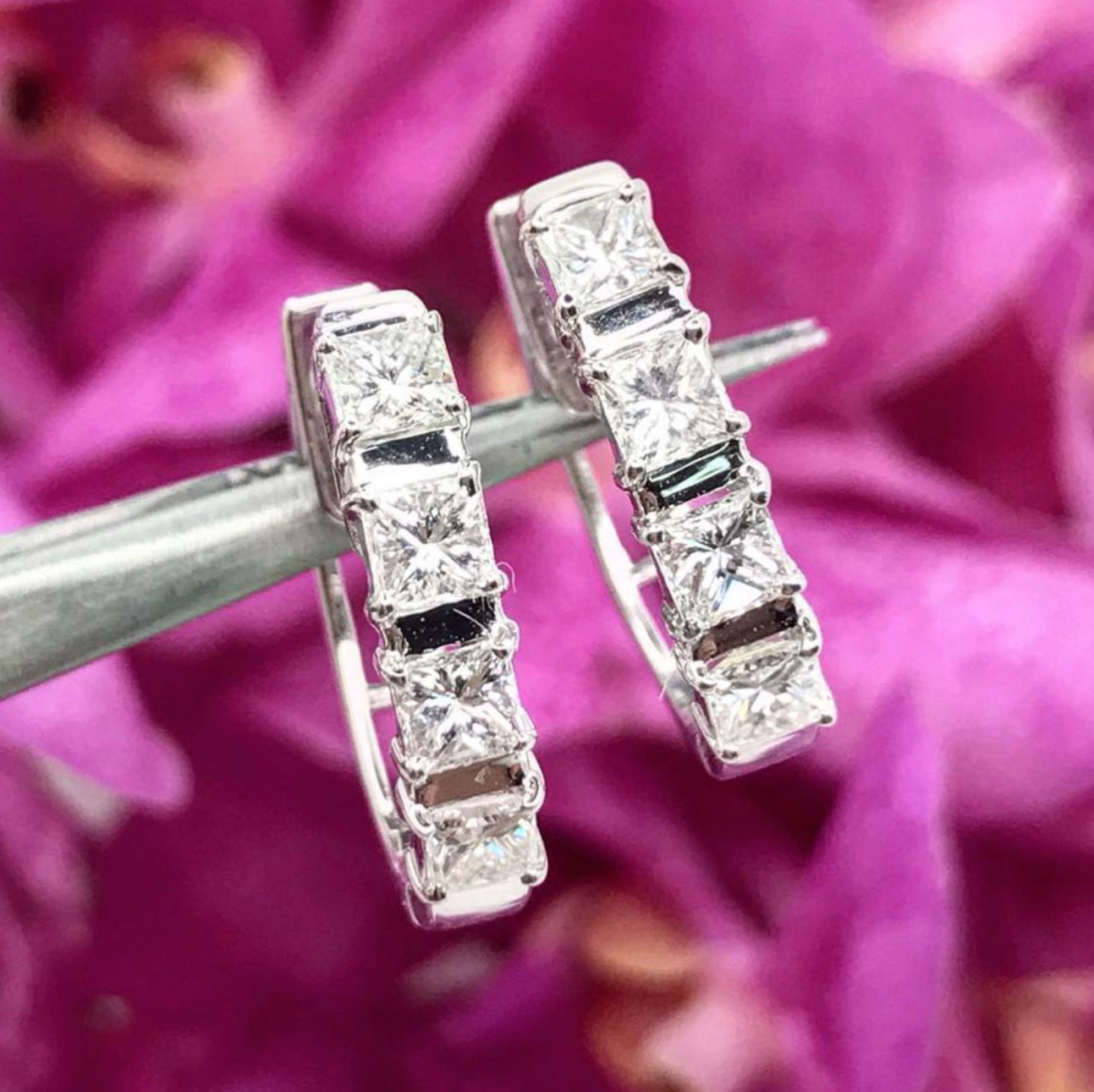 LUXURIOUS 1.50TCW Princess F/VS diamonds in 18K solid white gold handmade earrings hoop
