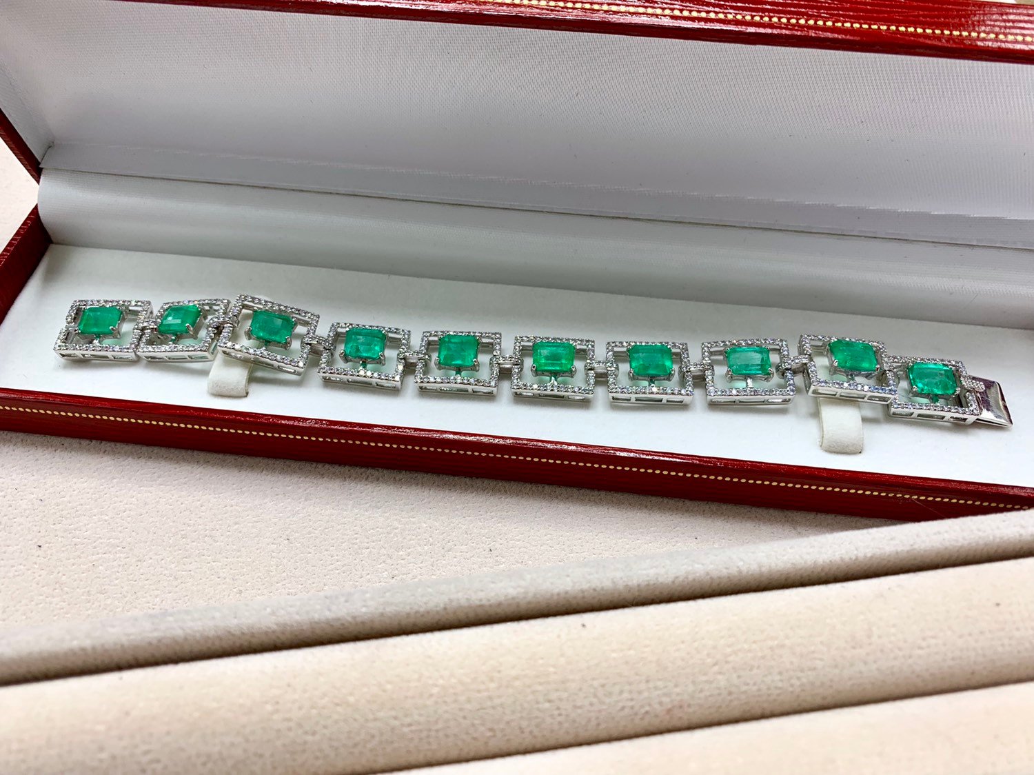 ART DECO 19.69TCW Emerald & Diamonds in 18K solid white gold handmade bracelet tennis