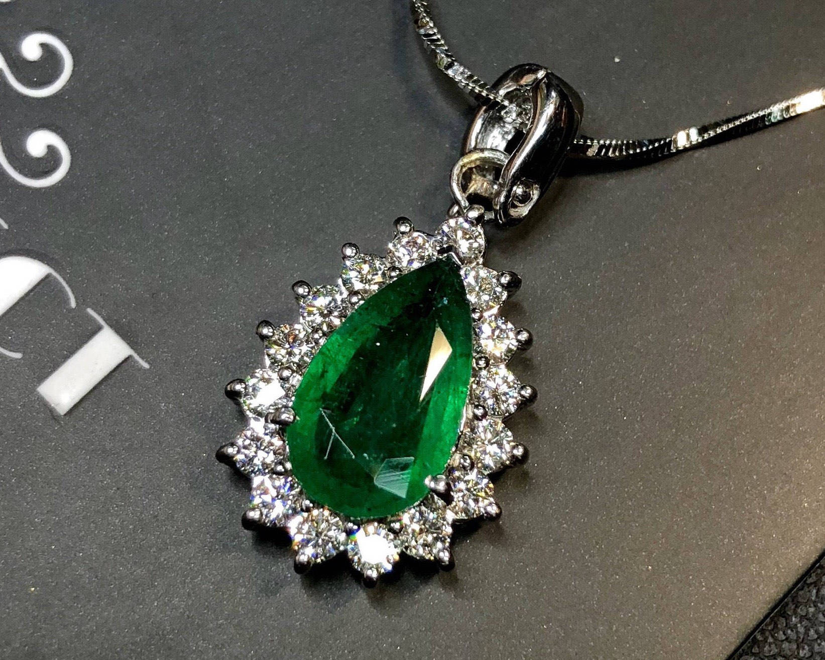 TOP-GREEN 2.95TCW Emerald VS Diamonds 18K white gold pendant pear gift Christmas