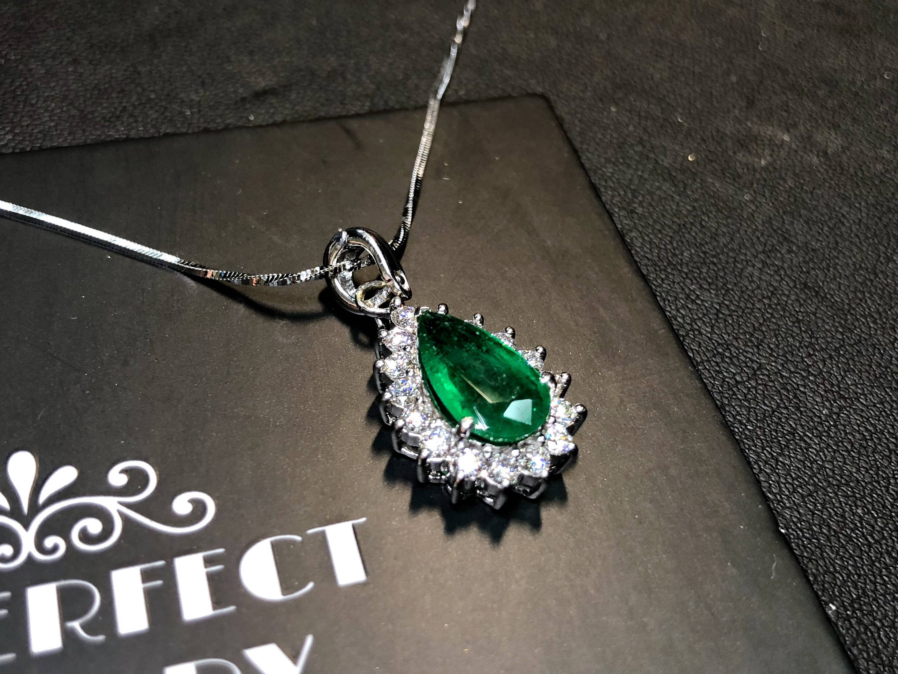 TOP-GREEN 2.95TCW Emerald VS Diamonds 18K white gold pendant pear gift Christmas