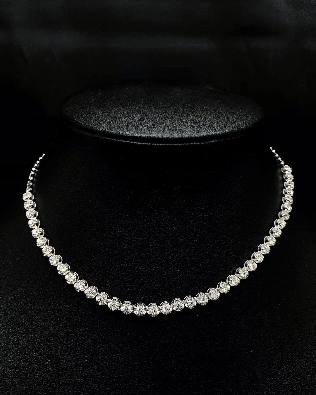 Diamonds Necklace in 18K solid white gold