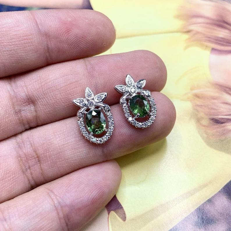 GENUINE! 2.95TCW Green Sapphire