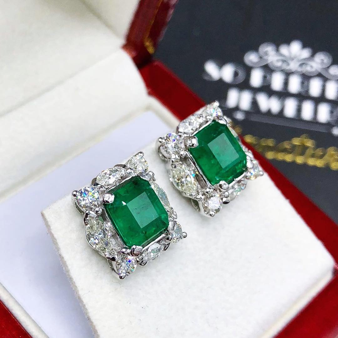 VIVID 7.15TCW Emerald VS Diamonds in 18K solid white gold earrings studs