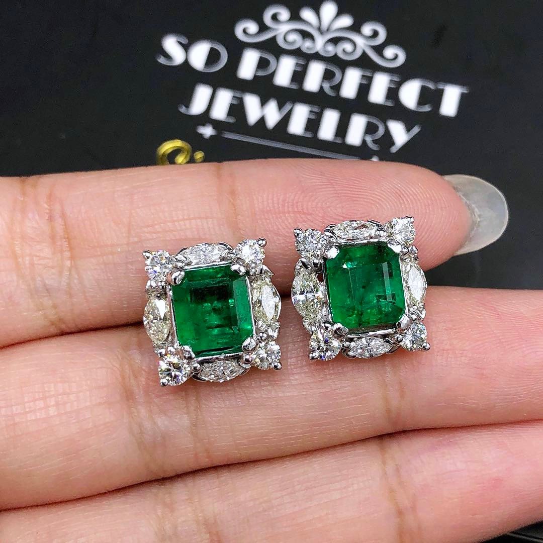 VIVID 7.15TCW Emerald VS Diamonds in 18K solid white gold earrings studs