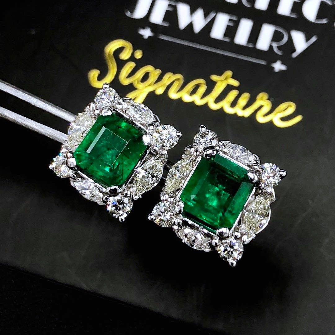 VIVID 7.15TCW Emerald VS Diamonds in 18K solid white gold earrings studs