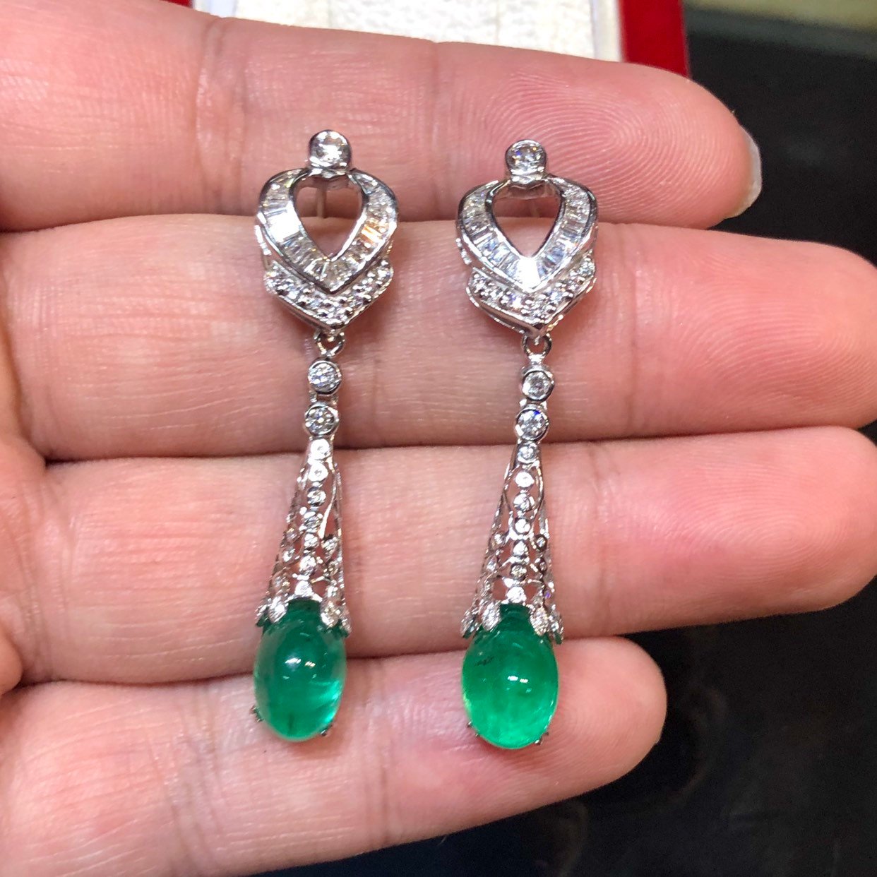 ART-DECO 7.61TCW Emerald VS Diamonds 18k solid white gold earrings