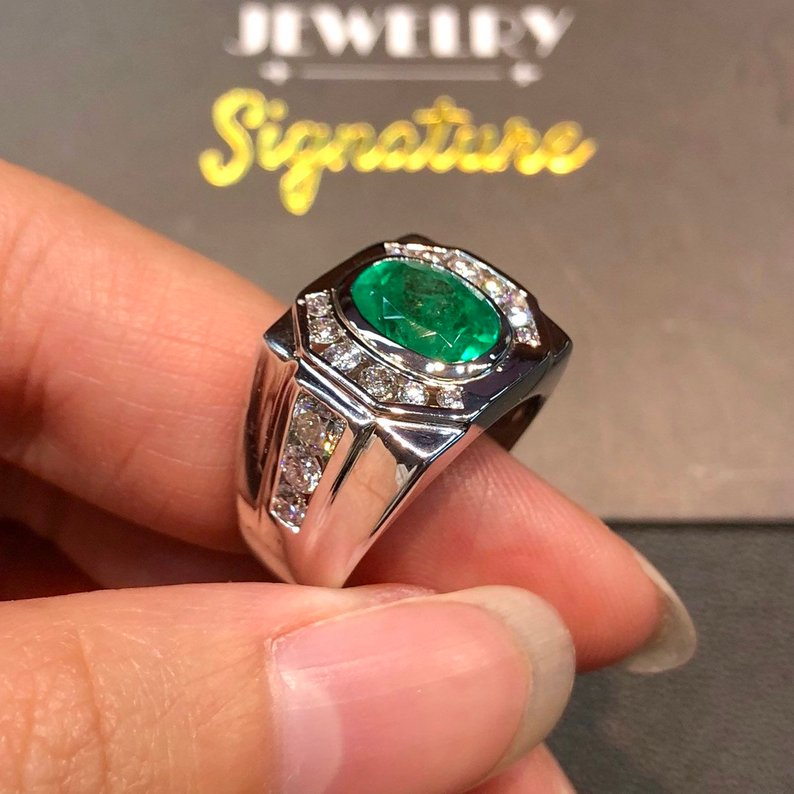 COLOMBIAN 3.83TCW Emerald VS Diamonds in 18k solid white gold ring