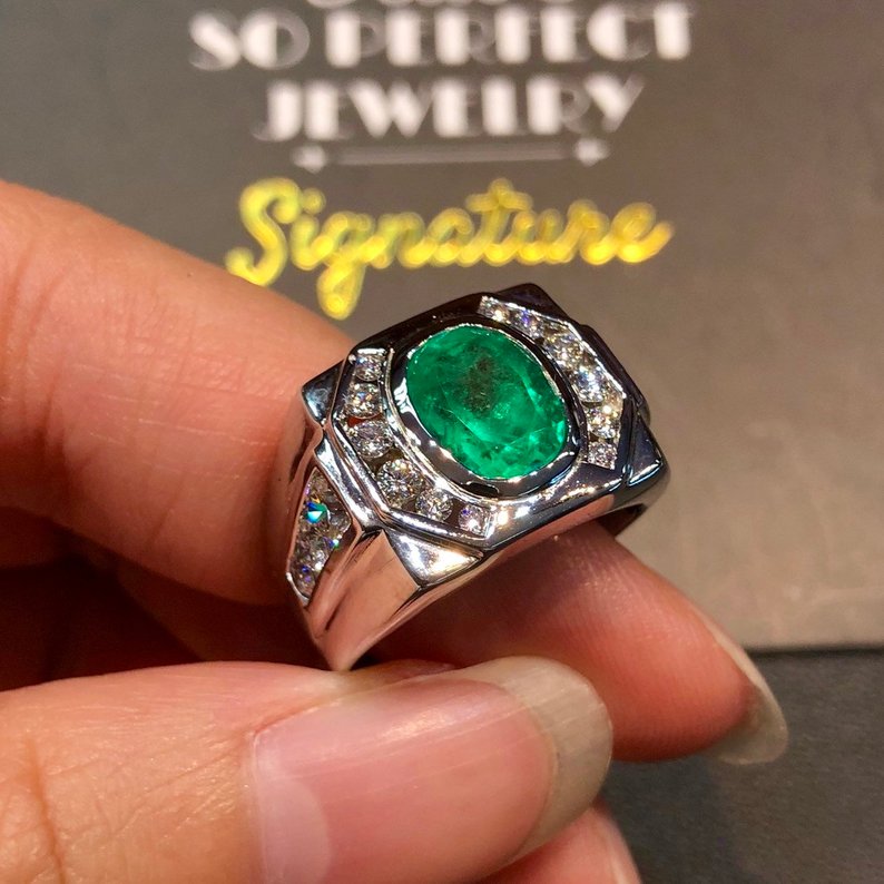 COLOMBIAN 3.83TCW Emerald VS Diamonds in 18k solid white gold ring