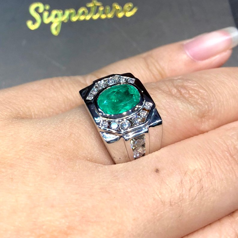 COLOMBIAN 3.83TCW Emerald VS Diamonds in 18k solid white gold ring