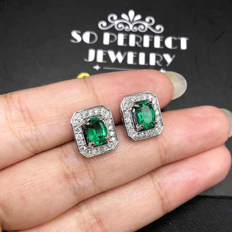 VIVID 2.40TCW Emerald VS Diamonds in 18K solid white gold earrings studs natural