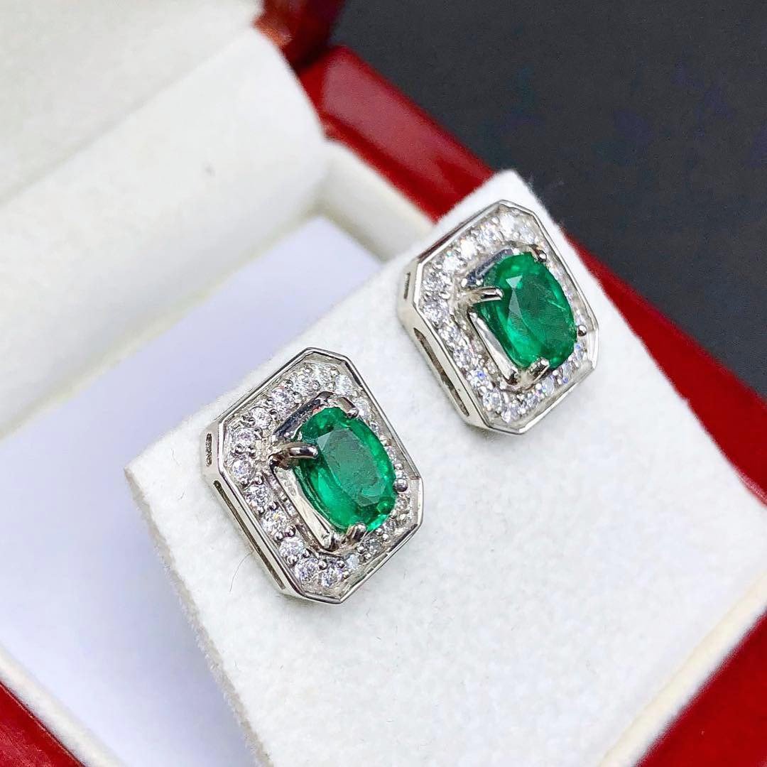 VIVID 2.40TCW Emerald VS Diamonds in 18K solid white gold earrings studs natural