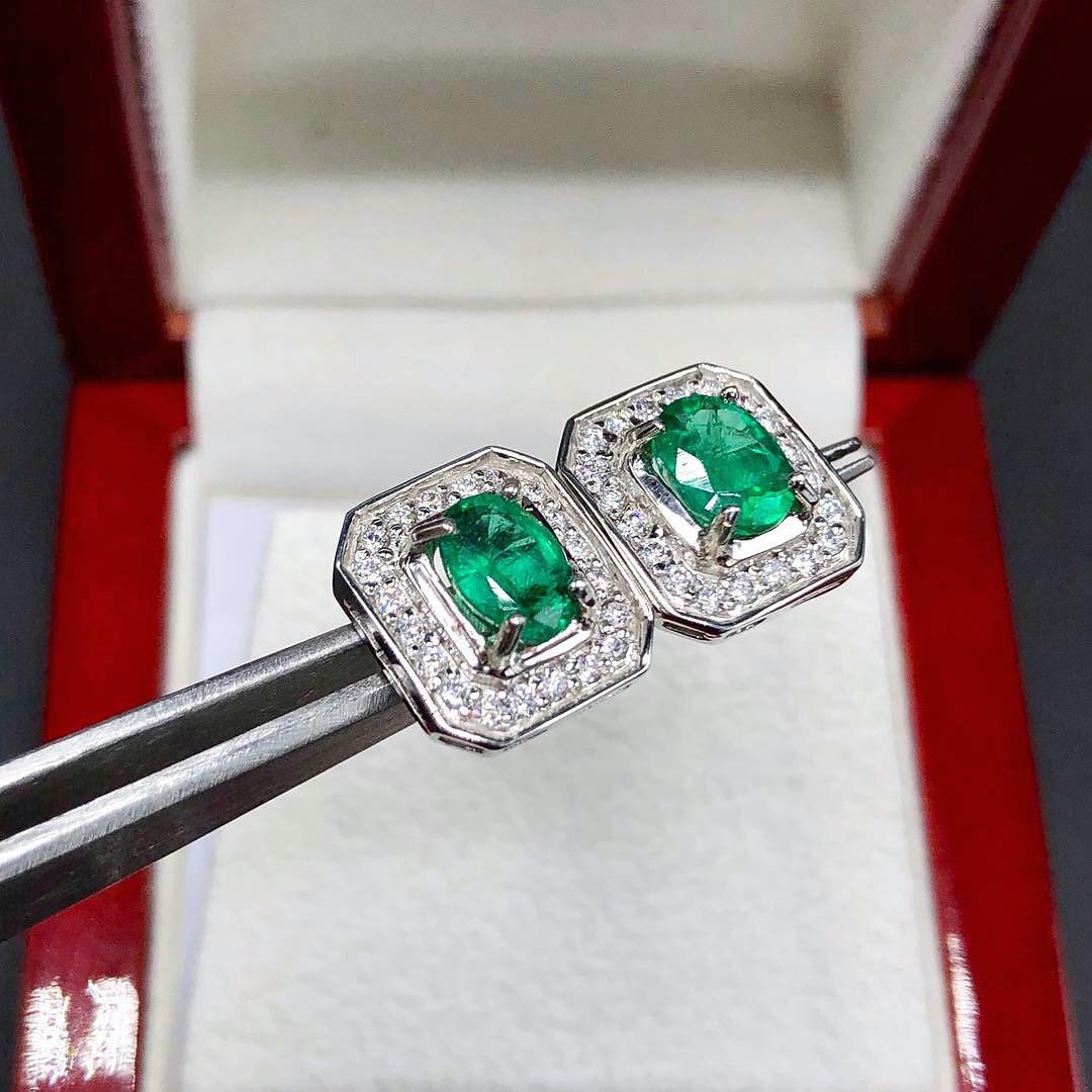 VIVID 2.40TCW Emerald VS Diamonds in 18K solid white gold earrings studs natural