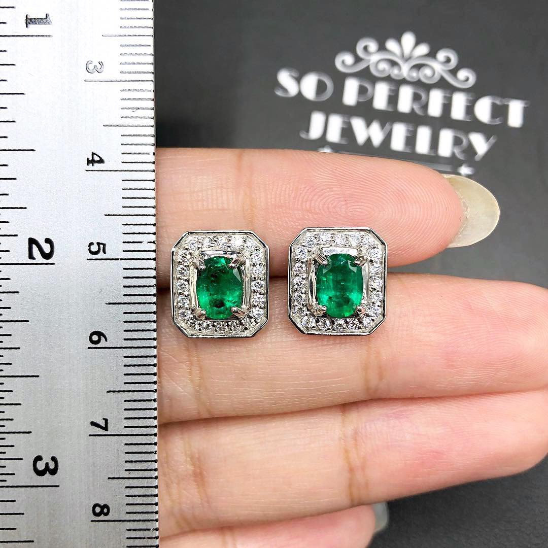 VIVID 2.40TCW Emerald VS Diamonds in 18K solid white gold earrings studs natural