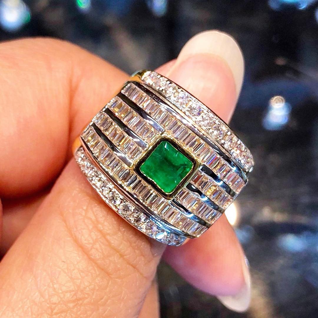 ENORMOUS 2.88CTW EMERALD & Diamonds 18K solid white gold ring