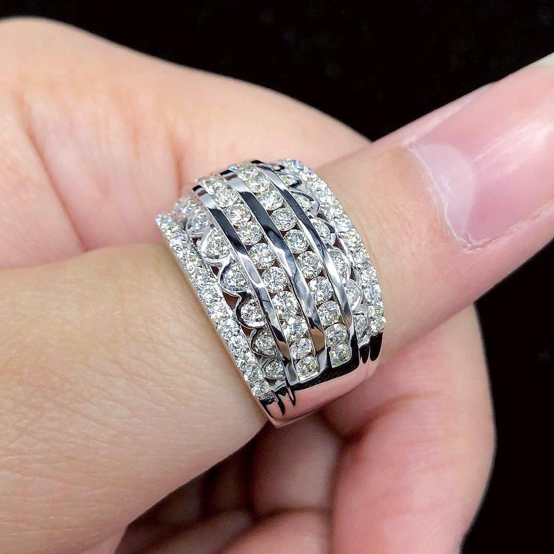 COCKTAIL! 1.88TCW NATURAL F/VS diamonds 18K solid white gold ring