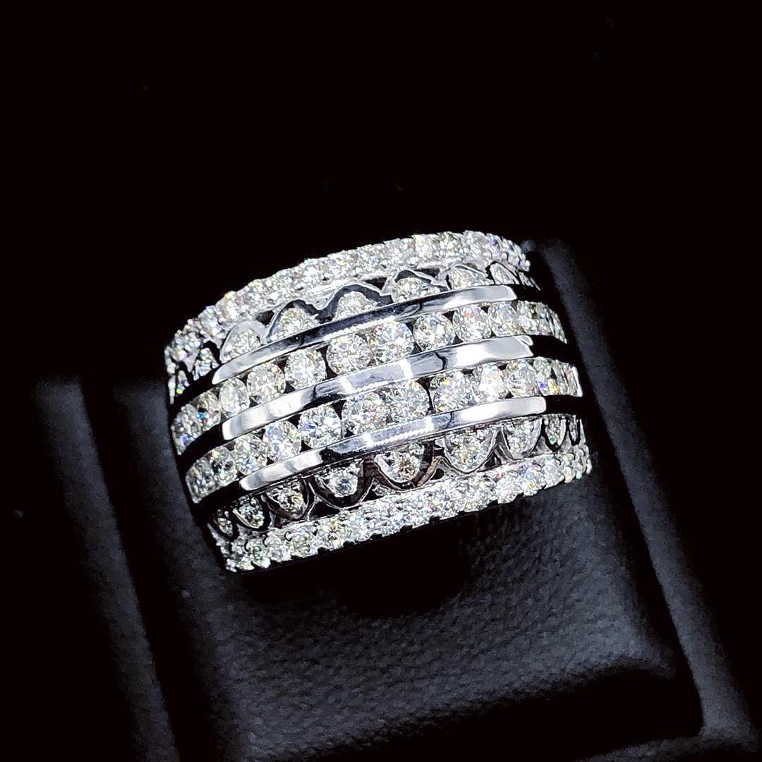 COCKTAIL! 1.88TCW NATURAL F/VS diamonds 18K solid white gold ring