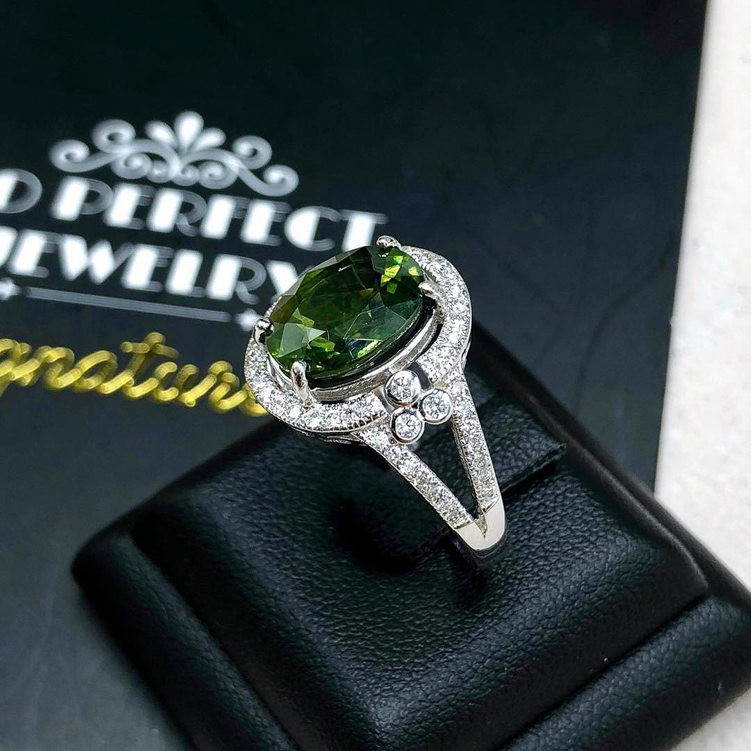 GENUINE 5.10TCW Green Sapphire