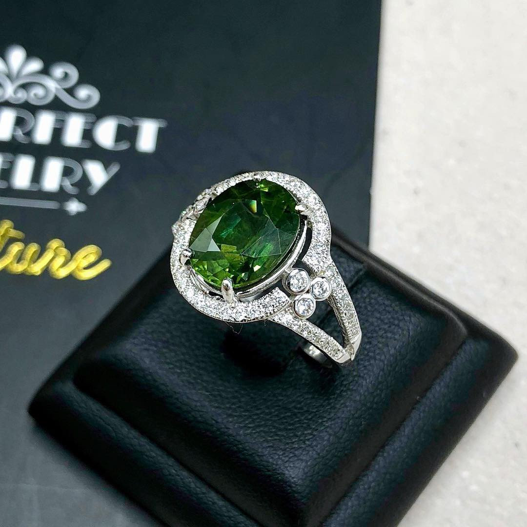 GENUINE 5.10TCW Green Sapphire