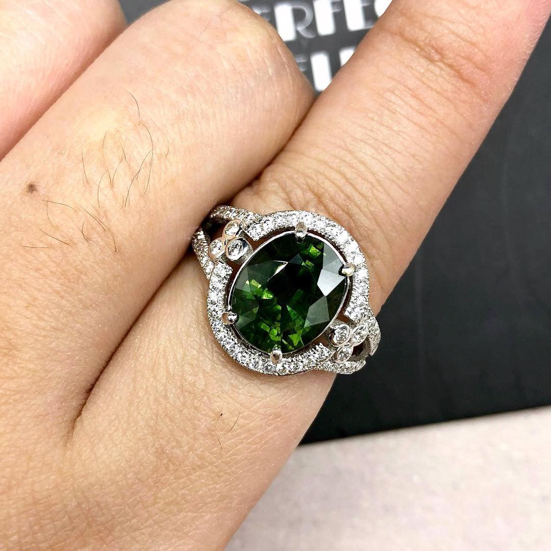 GENUINE 5.10TCW Green Sapphire