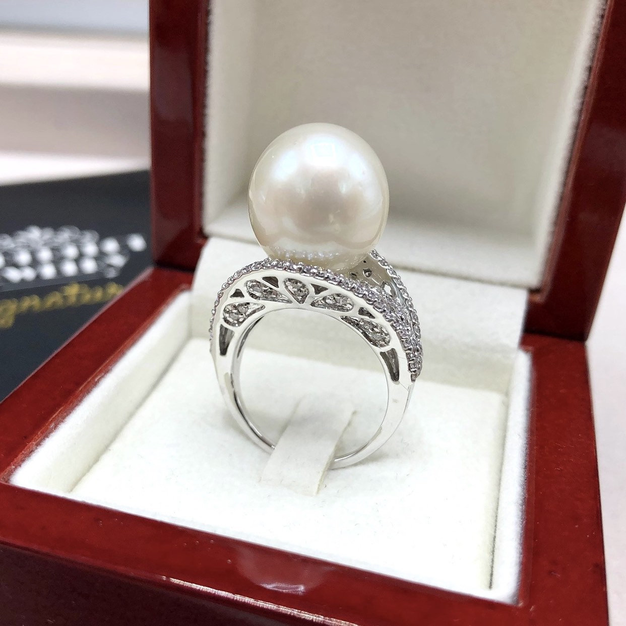 14mm SOUTH SEA Pearl 0.92 ct diamond