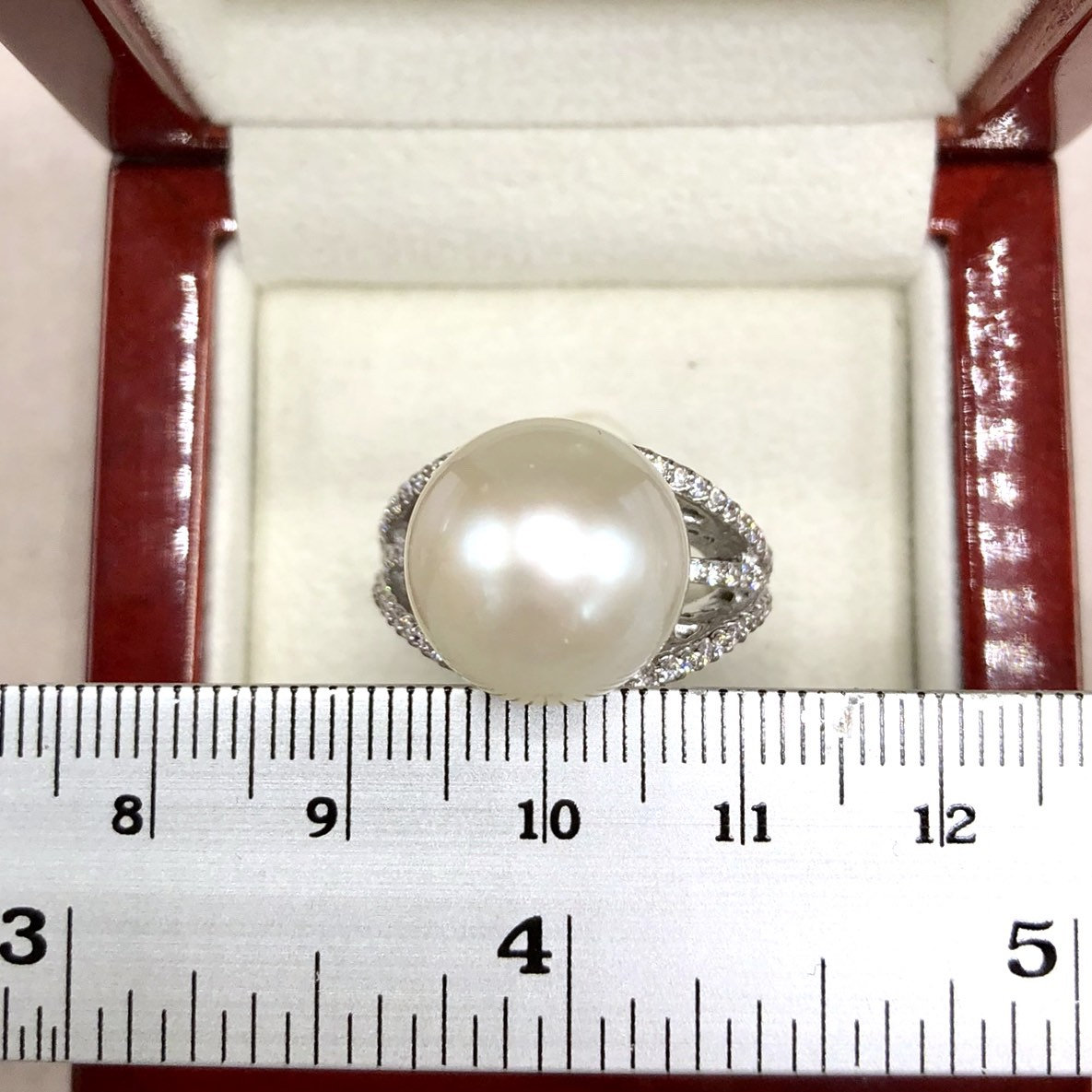 14mm SOUTH SEA Pearl 0.92 ct diamond