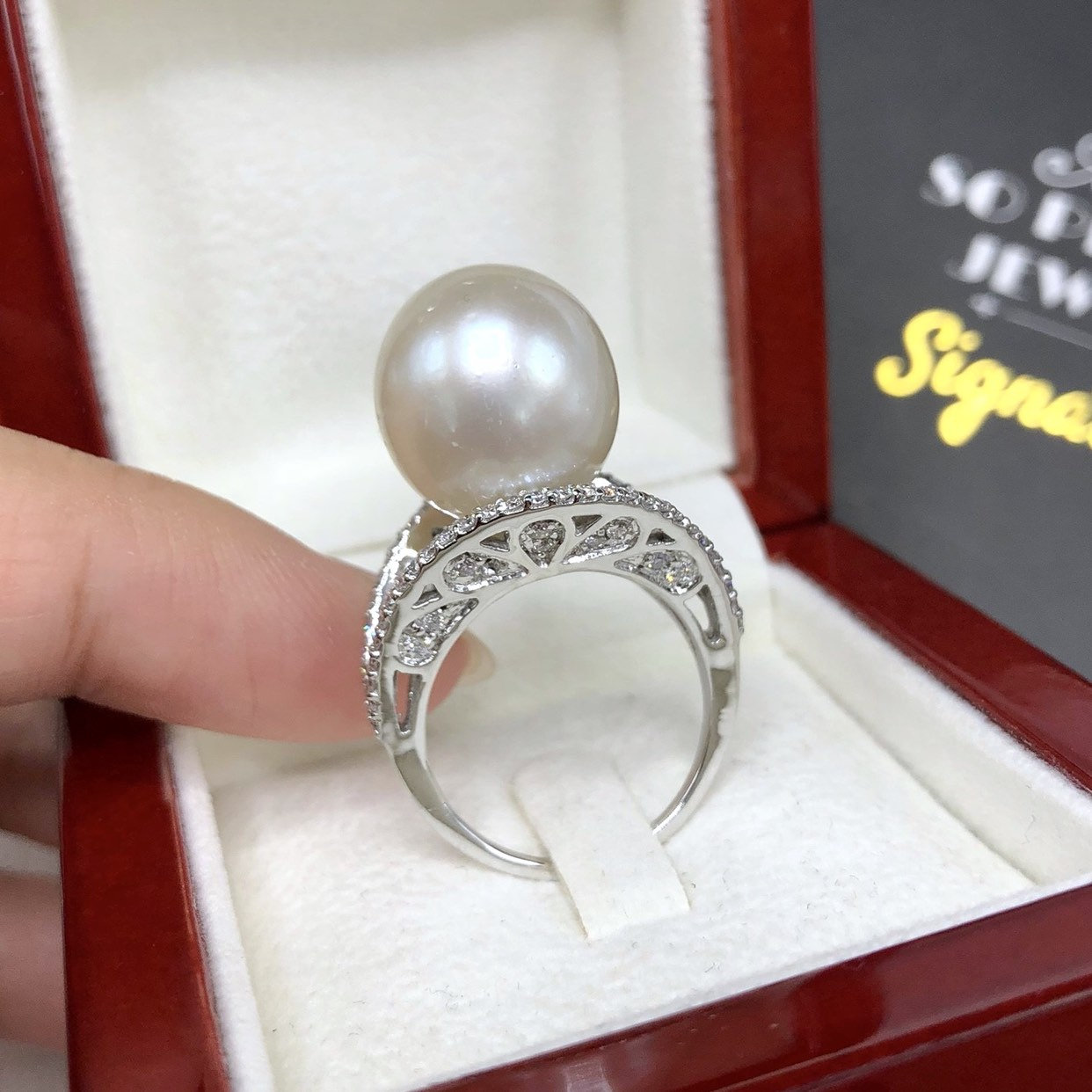 14mm SOUTH SEA Pearl 0.92 ct diamond