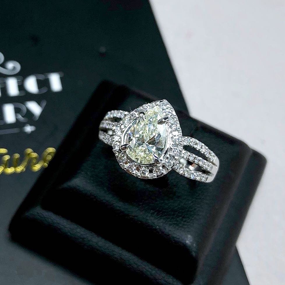 1.53TCW Pear Diamond & VS diamonds