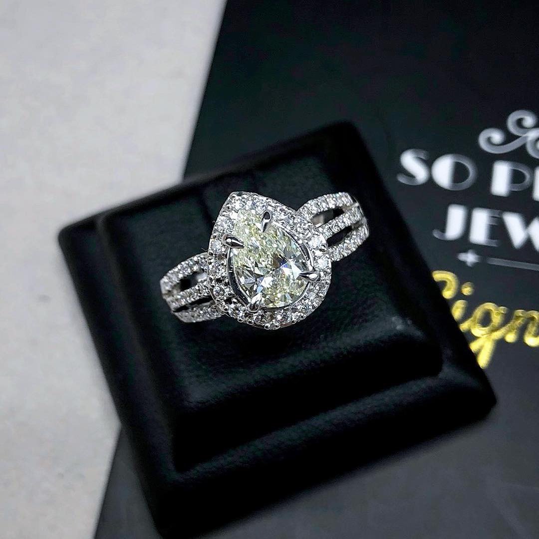 1.53TCW Pear Diamond & VS diamonds