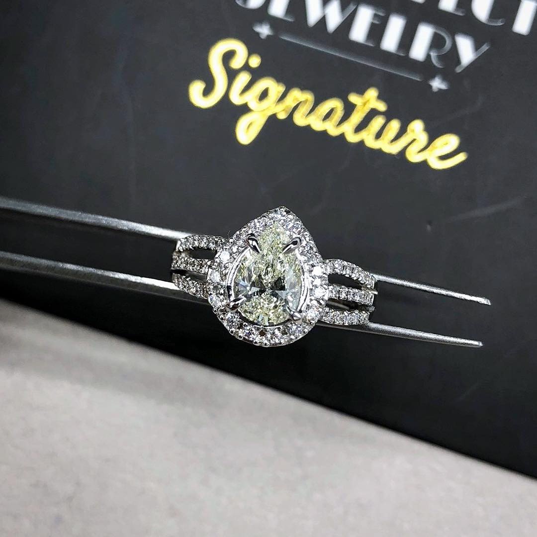 1.53TCW Pear Diamond & VS diamonds