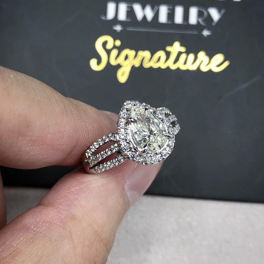 1.53TCW Pear Diamond & VS diamonds