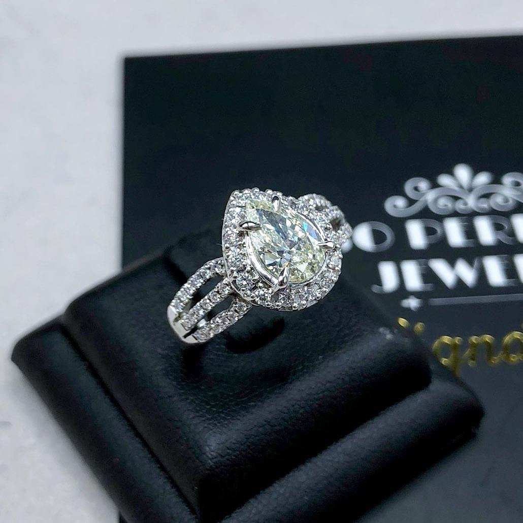 1.53TCW Pear Diamond & VS diamonds