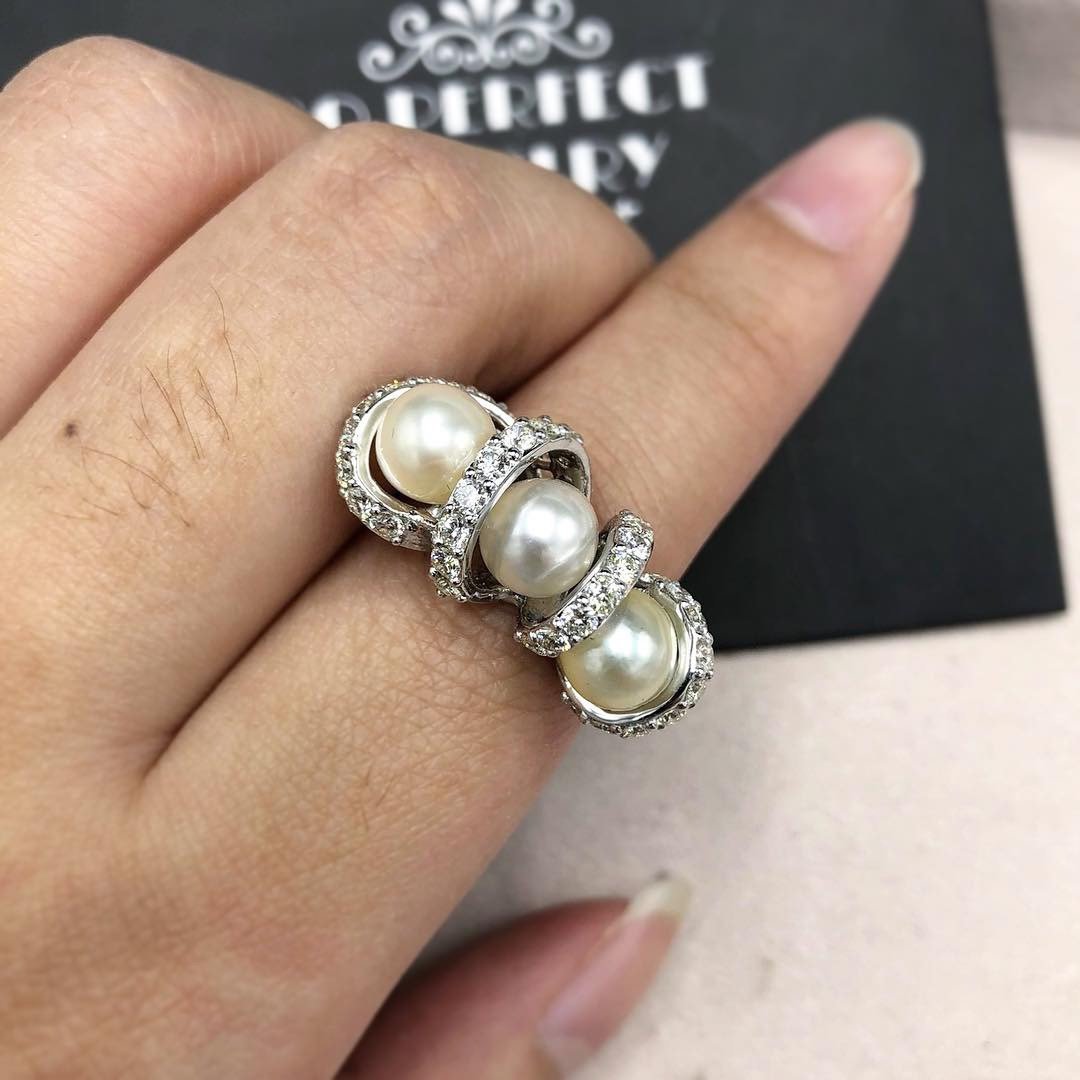 UNIQUE SOUTH SEA Pearl & 1.48 ct diamond