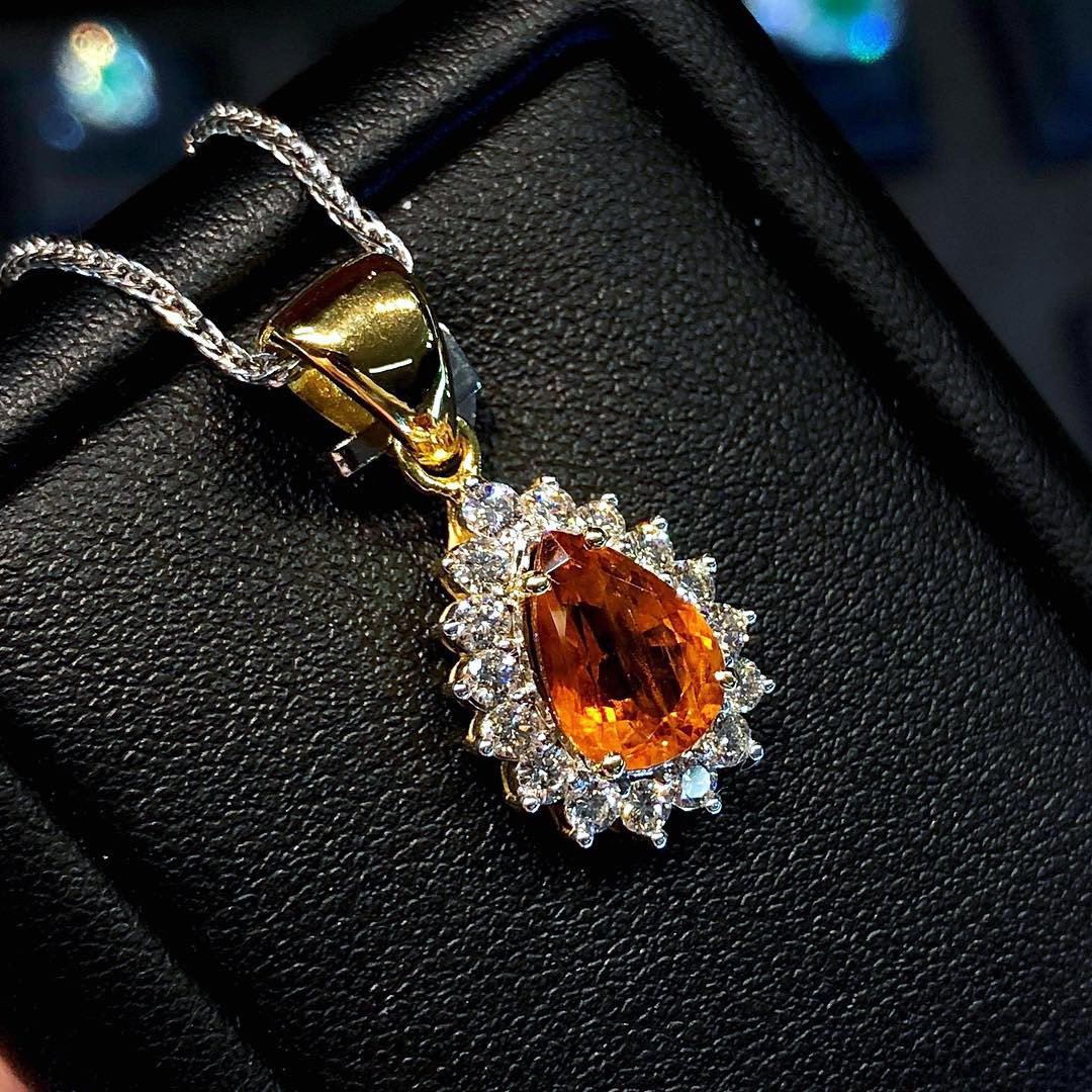 VIVID 3.49TCW ORANGE Sapphire Diamond 18K solid yellow gold pendant necklace