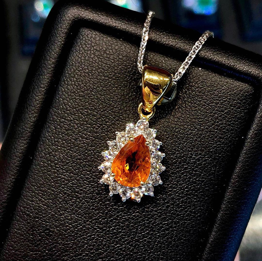 VIVID 3.49TCW ORANGE Sapphire Diamond 18K solid yellow gold pendant necklace