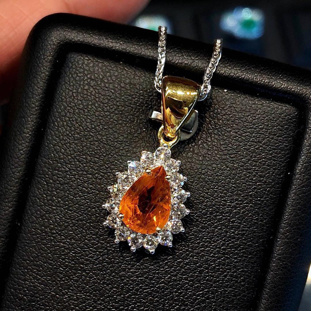 VIVID 3.49TCW ORANGE Sapphire Diamond 18K solid yellow gold pendant necklace