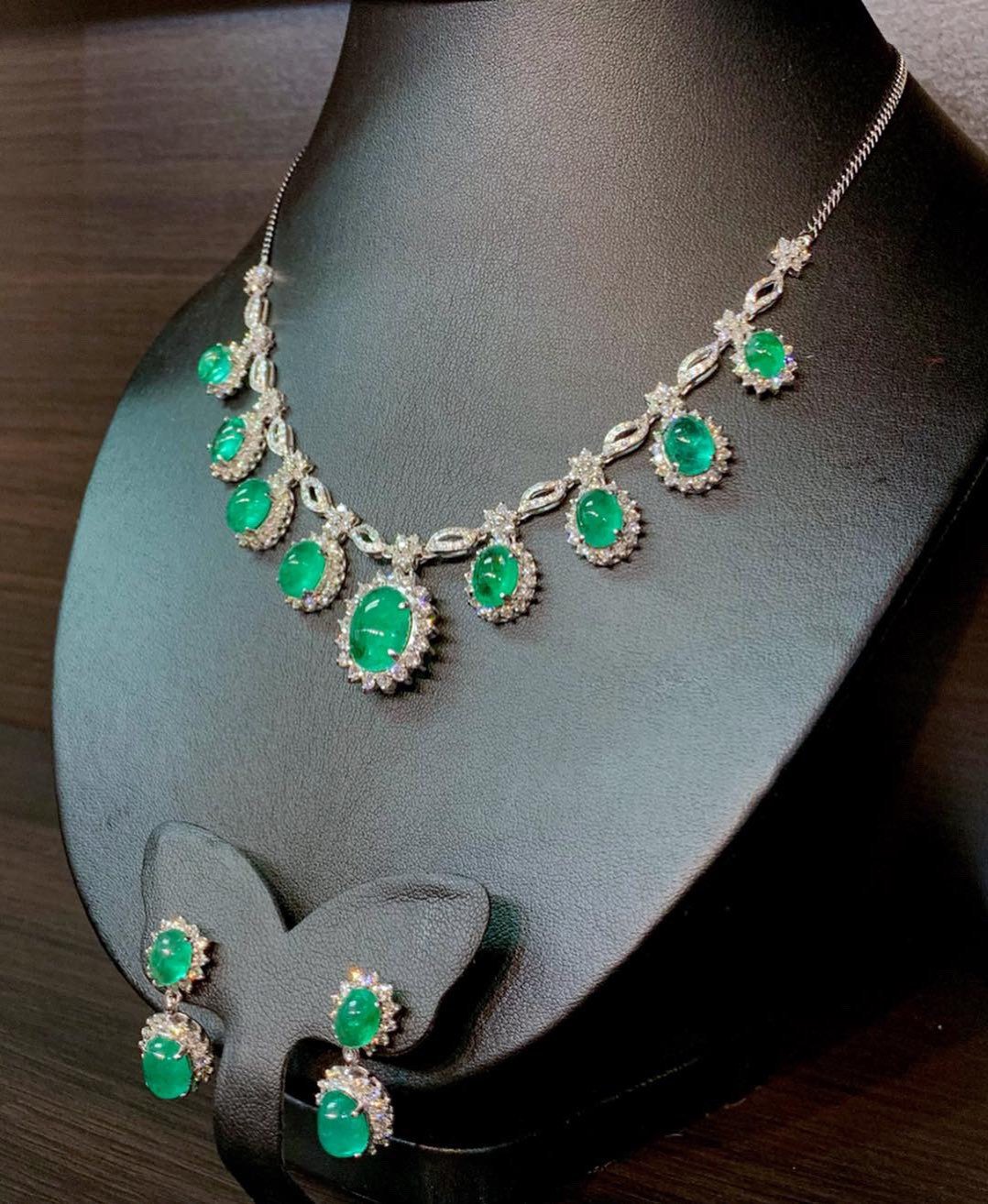 HUGE SET 41.89TCW Emerald Necklace