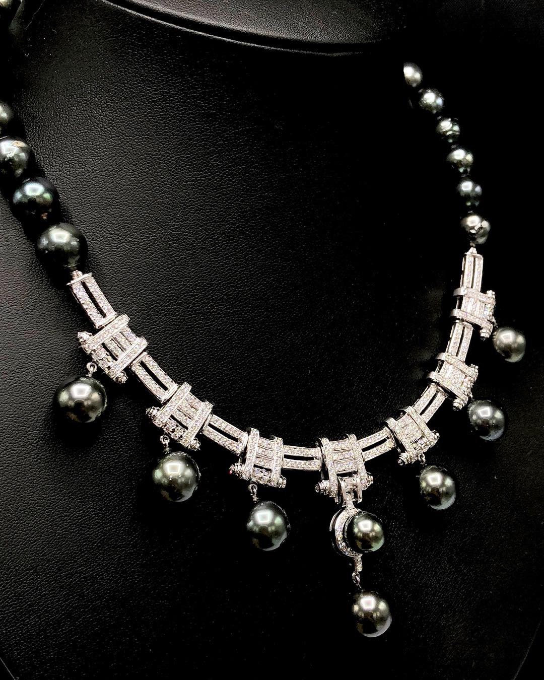 ART DECO White South Sea Pearl in 18K solid white gold necklace