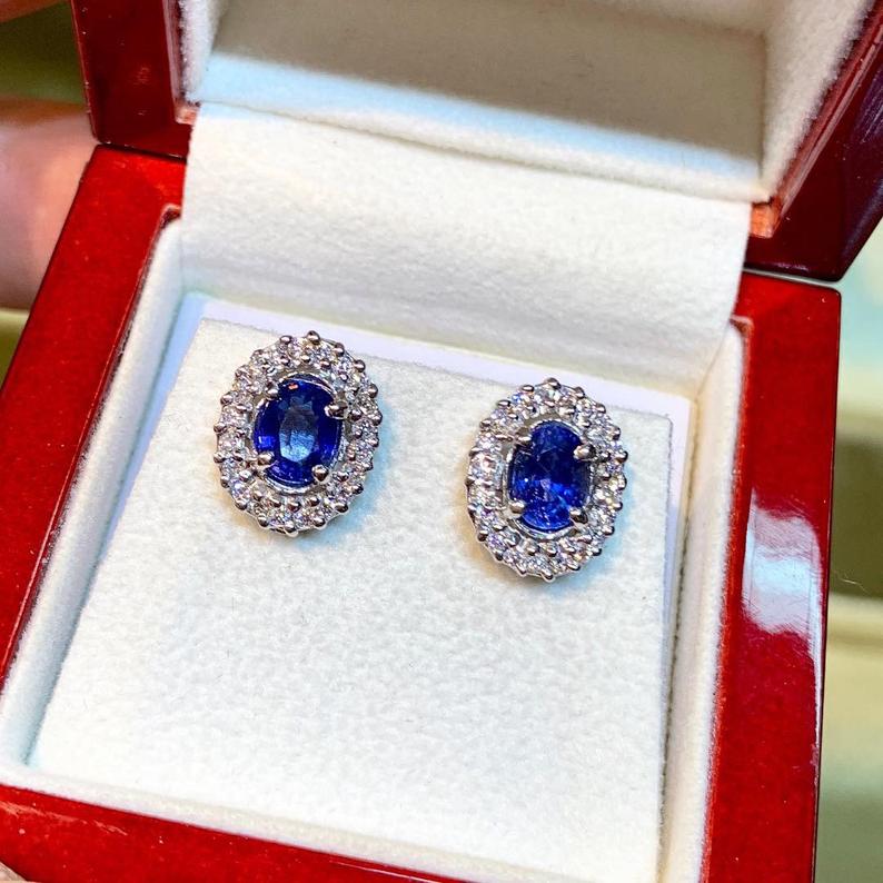 CEYLON 3.02TCW. BLUE Sapphires & Diamonds 18K solid white gold earrings Cornflower sri lanka natural certified stud vintage oval heat light