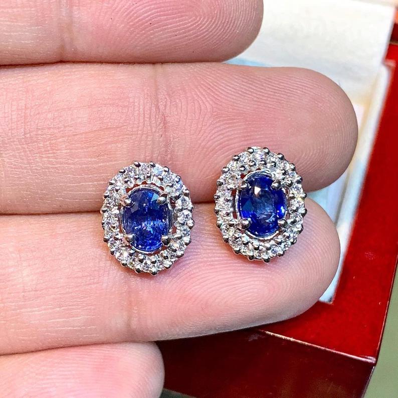 CEYLON 3.02TCW. BLUE Sapphires & Diamonds 18K solid white gold earrings Cornflower sri lanka natural certified stud vintage oval heat light