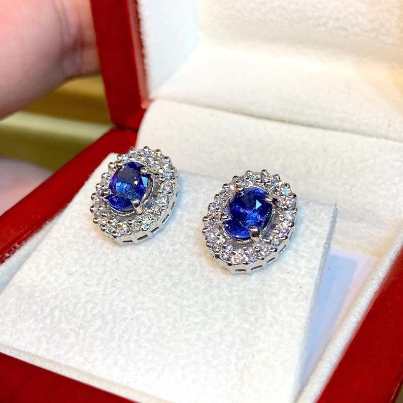 CEYLON 3.02TCW. BLUE Sapphires & Diamonds 18K solid white gold earrings Cornflower sri lanka natural certified stud vintage oval heat light