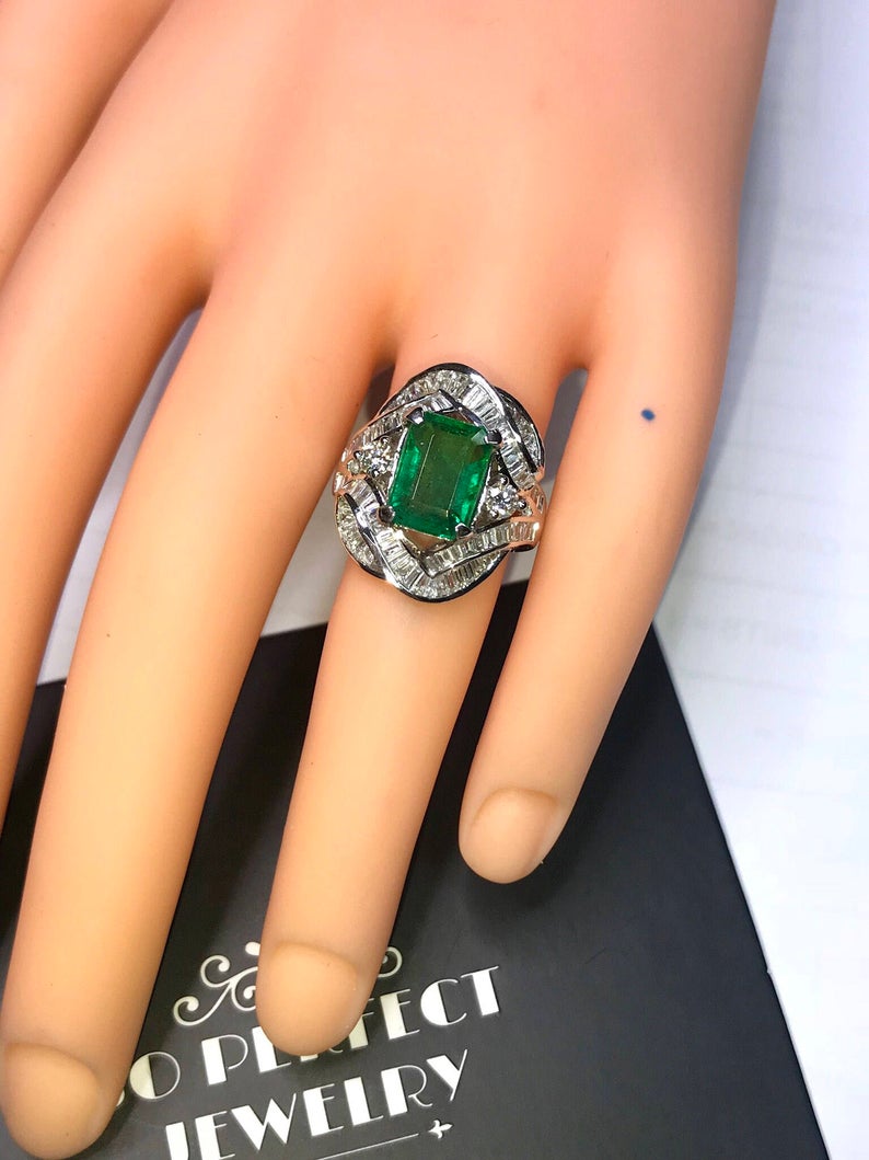 GORGEOUS! 4.73TCW Natural Emerald & Bageutte Diamonds in 18k solid white GOLD handmade ring engagenement vintage natural art deco estate