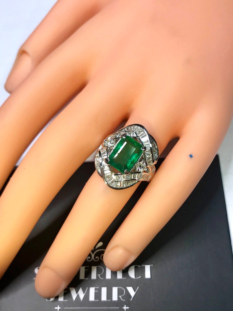 GORGEOUS! 4.73TCW Natural Emerald & Bageutte Diamonds in 18k solid white GOLD handmade ring engagenement vintage natural art deco estate