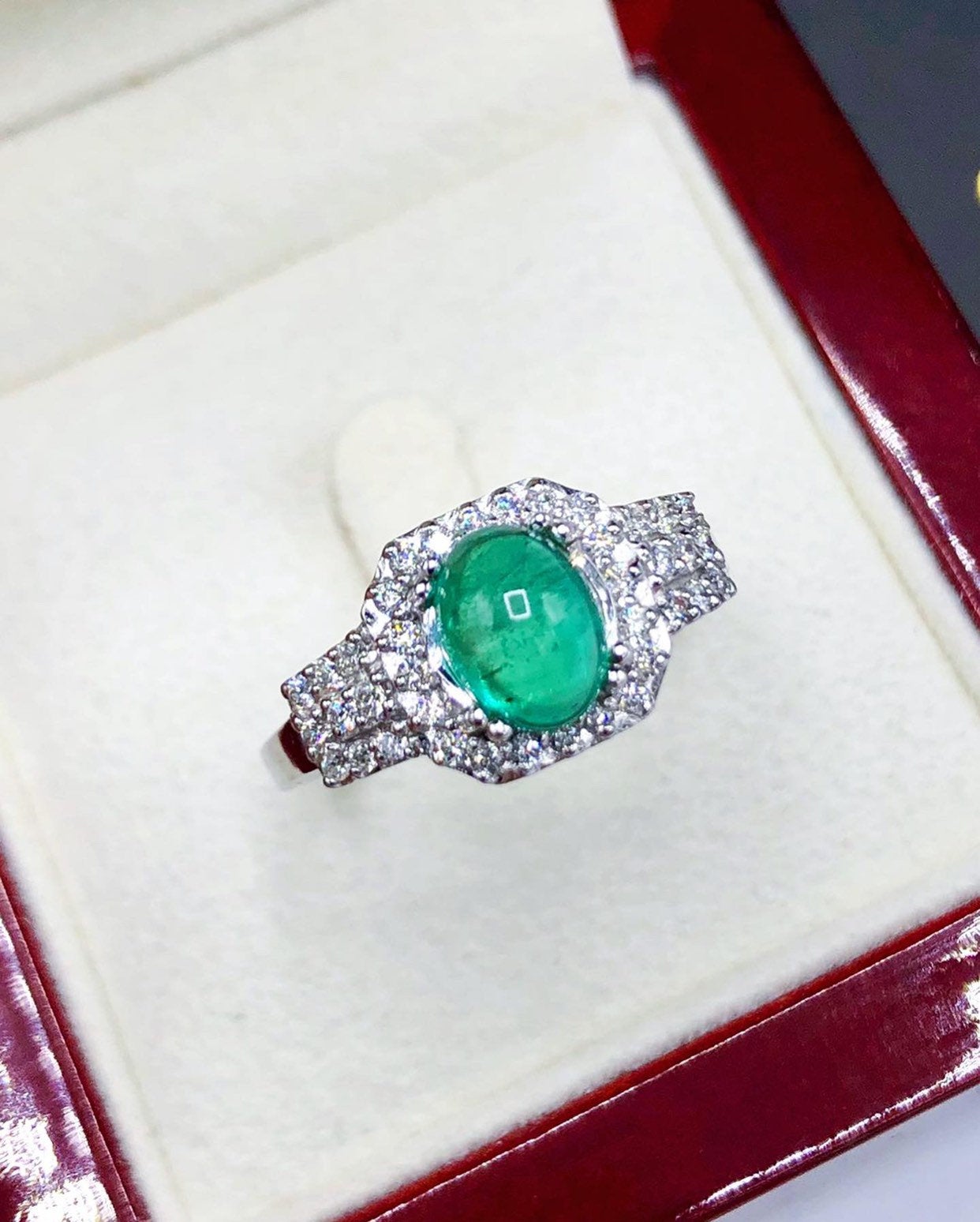 WOW! 2.60TCW Emerald & VS Diamonds in 18k solid white gold ring engagement wedding Cabochon zambian modern natural vintage valentine