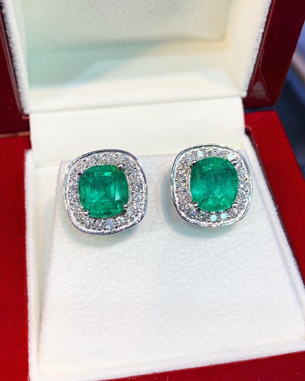 VIVID! 5.49TCW Emerald VS Diamonds in 18K solid white gold earrings studs natural certified zambian Colombian halo wedding modern oval green